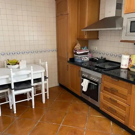 Stylish Casares, 3 Bedrooms Large Patio, Pool
