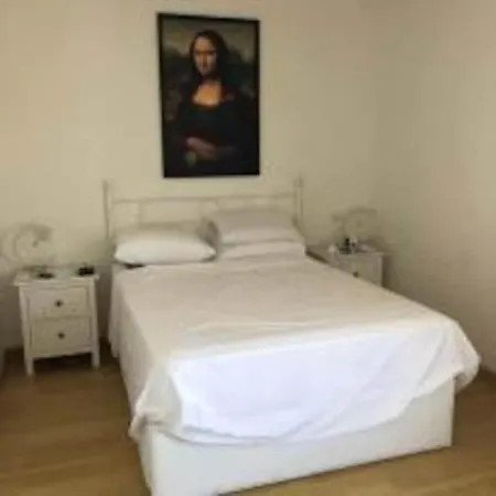 Σπίτι διακοπών Stylish Casares, 3 Bedrooms Large Patio, Pool