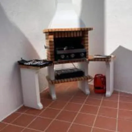Stylish Casares, 3 Bedrooms Large Patio, Pool